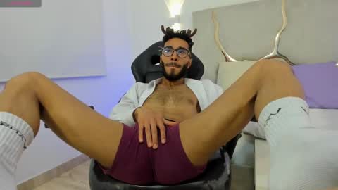 ISSANDER online show from December 2024 08:39:02 PM