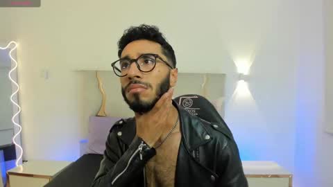 ISSANDER online show from December 2024 09:17:01 PM