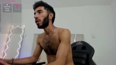 ISSANDER online show from January 2025 01:48:02 AM