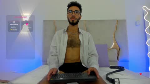 ISSANDER online show from January 2025 07:17:02 PM