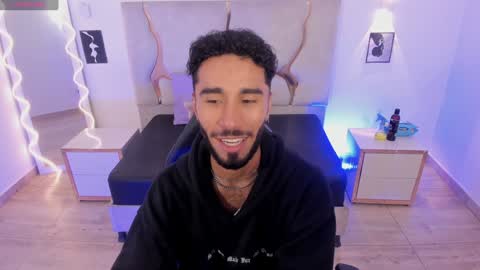 ISSANDER online show from February 2025 07:38:02 PM