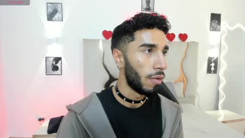 ISSANDER online show from March 2025 07:43:02 PM