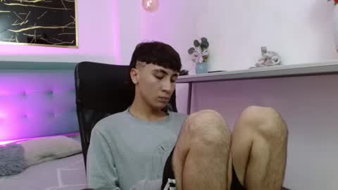 xandergrey8 online show from February 2026 07:40:01 PM