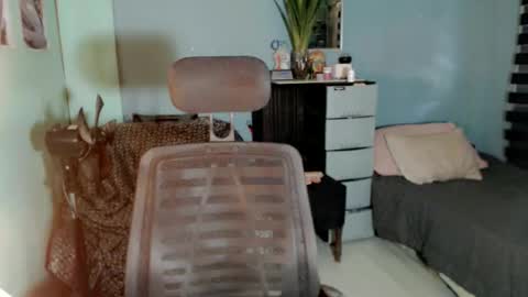 Snapshot of xangel_redx chatting on December 2025 12:27:01 AM ANGEL online show from December 2025 12:27:01 AM