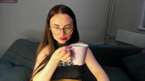 Snapshot of xapka_lapka chatting on June 2026 04:04:02 PM Alice online show from June 2026 04:04:02 PM