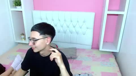 xcoupleplayxx online show from April 2026 03:21:02 AM