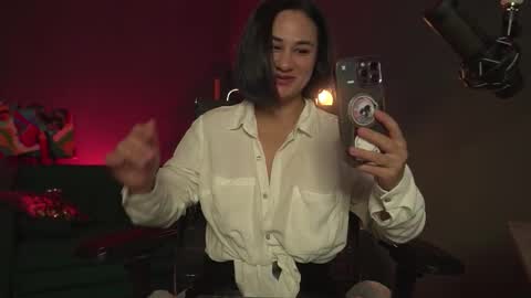 Snapshot of xcummingxsoonx chatting on November 2025 05:30:01 PM MIRA online show from November 2025 05:30:01 PM