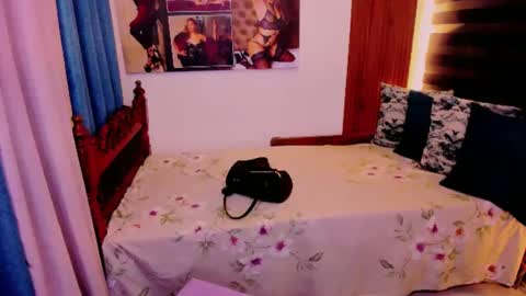 Snapshot of xdirtymistressx chatting on February 2025 08:44:02 AM XDirtymistressX online show from February 2025 08:44:02 AM