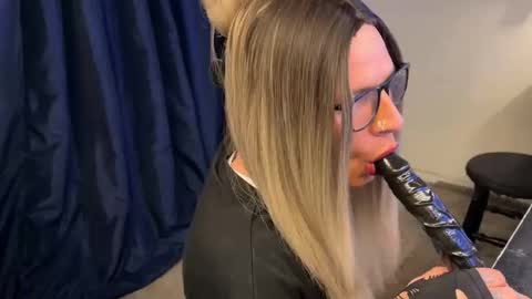 xdresserwithass online show from November 2025 08:17:02 AM