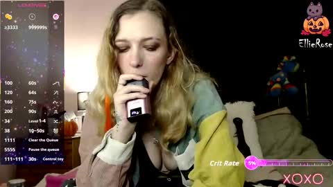 Snapshot of xelliee_rosex chatting on November 2025 02:43:02 AM EllieeRose online show from November 2025 02:43:02 AM