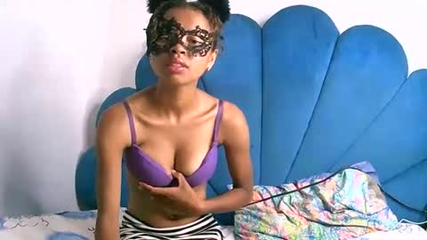 Snapshot of xenhuu chatting on December 2025 08:16:02 PM xenhuu online show from December 2025 08:16:02 PM