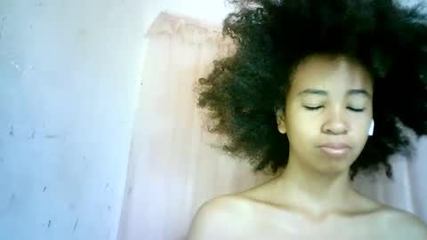 Snapshot of xenna610827 chatting on February 2025 05:05:01 AM xenna610827 online show from February 2025 05:05:01 AM