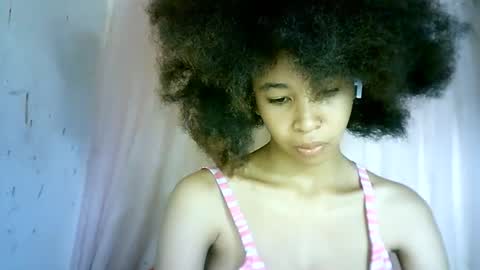 Snapshot of xenna610827 chatting on March 2025 04:10:01 PM xenna610827 online show from March 2025 04:10:01 PM