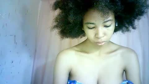 Snapshot of xenna610827 chatting on March 2025 06:10:02 AM xenna610827 online show from March 2025 06:10:02 AM