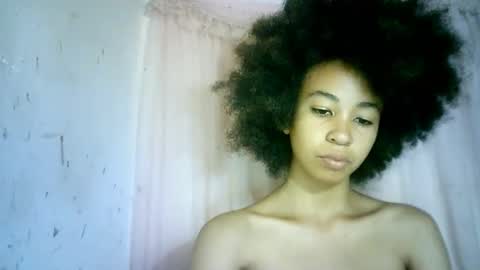 Snapshot of xenna610827 chatting on March 2025 03:18:02 PM xenna610827 online show from March 2025 03:18:02 PM