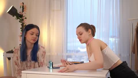 Luna and Lina online show from November 2025 04:12:02 AM