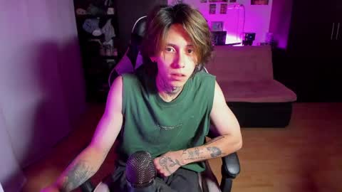 Snapshot of xice_boy chatting on April 2026 12:23:01 AM xIce Boy online show from April 2026 12:23:01 AM