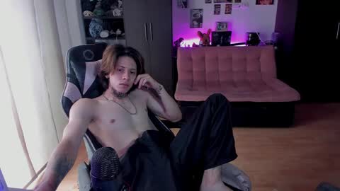 Snapshot of xice_boy chatting on May 2026 06:05:02 PM xIce Boy online show from May 2026 06:05:02 PM