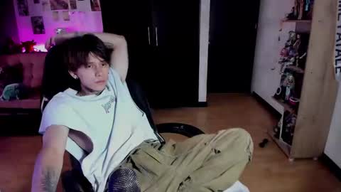 Snapshot of xice_boy chatting on May 2026 06:39:01 PM xIce Boy online show from May 2026 06:39:01 PM