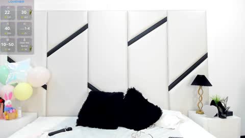 ximenacosta online show from April 2026 12:39:02 PM