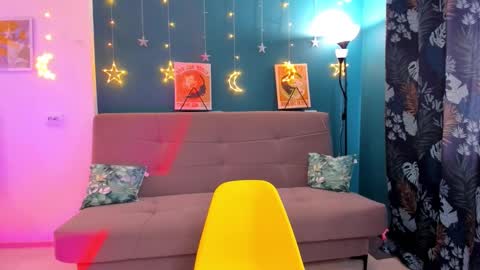 Chloe online show from February 2025 09:20:02 AM