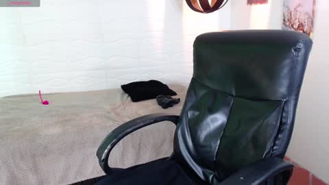 lunna online show from January 2025 07:45:02 PM