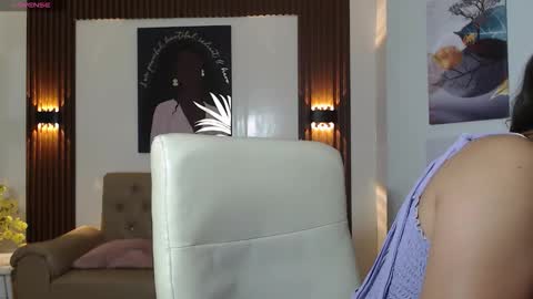 lunna online show from November 2025 06:52:02 PM