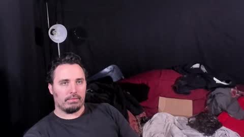 Snapshot of xmetalstudx chatting on December 2025 04:28:02 AM MetalstudMaster online show from December 2025 04:28:02 AM