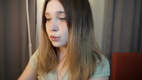 Snapshot of xohanna chatting on November 2025 07:08:01 AM Milana online show from November 2025 07:08:01 AM