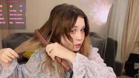 Snapshot of xohanna chatting on November 2025 06:49:02 AM Milana online show from November 2025 06:49:02 AM