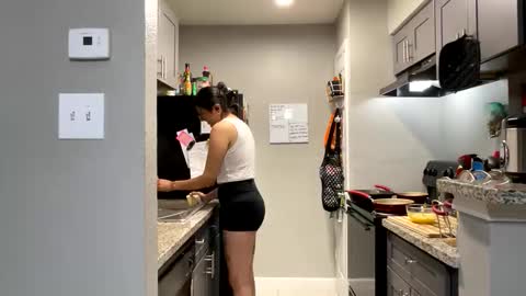 RenaLove online show from May 2026 06:01:02 PM