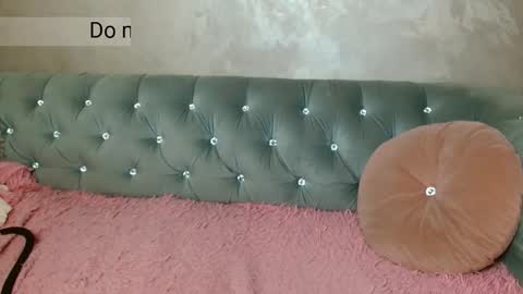 Snapshot of xqueencarox chatting on September 2025 11:41:02 PM xqueencarox online show from September 2025 11:41:02 PM