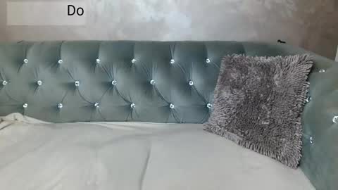 Snapshot of xqueencarox chatting on November 2025 01:51:02 AM xqueencarox online show from November 2025 01:51:02 AM