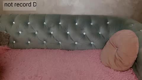 Snapshot of xqueencarox chatting on November 2025 01:05:01 AM xqueencarox online show from November 2025 01:05:01 AM