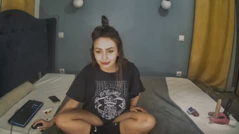 Snapshot of xsexycouples chatting on January 2025 10:39:01 PM AnnaMaee online show from January 2025 10:39:01 PM