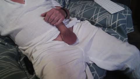 XslashmeX online show from April 2026 07:33:02 PM