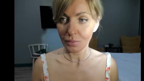 xvaleriax0 online show from September 2025 05:12:02 PM