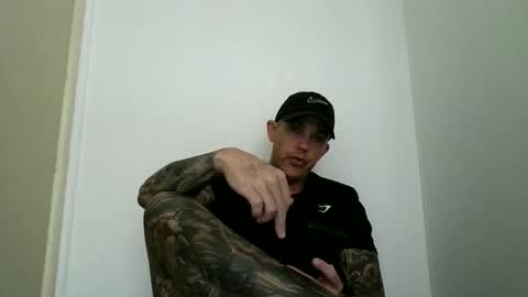 Snapshot of xviixx01 chatting on November 2025 02:21:02 AM Dani online show from November 2025 02:21:02 AM