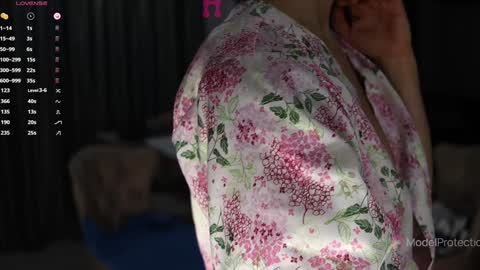 Snapshot of xwithy chatting on March 2025 06:23:02 PM FrancyStepmom and YStepson INTERESTED IN A GIRL-GIRL COLLABORATION TEXT ME HERE or INSTAGRAM online show from March 2025 06:23:02 PM