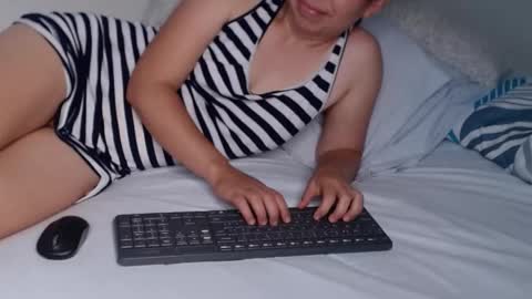 Gabriela and Camila online show from March 2025 03:37:02 PM