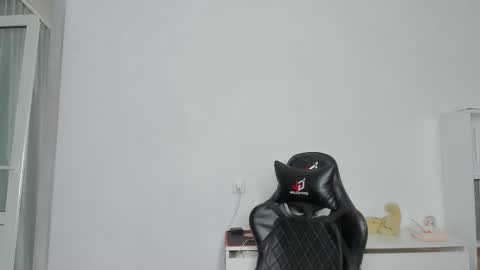 raul online show from December 2025 12:00:01 PM