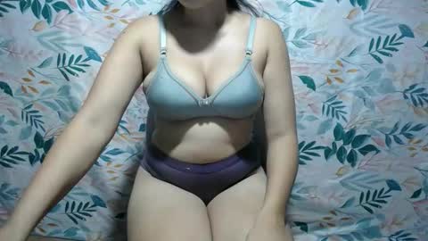 xxhott_ online show from November 2025 12:39:02 PM