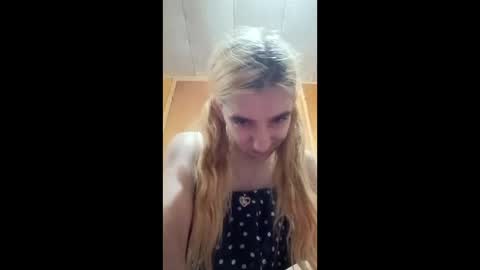 Snapshot of xxjessiebugxx chatting on June 2026 03:33:01 AM xxjessiebugxx online show from June 2026 03:33:01 AM