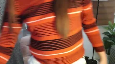 Snapshot of xxjulielovesyouxx chatting on January 2025 06:27:01 PM July online show from January 2025 06:27:01 PM