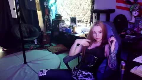 Snapshot of xxlilithmoonxx chatting on July 2026 11:51:02 PM Lilith online show from July 2026 11:51:02 PM