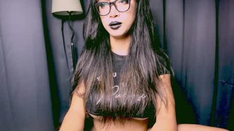 Snapshot of xxsexyandhotxx chatting on December 2024 02:09:02 AM Lara online show from December 2024 02:09:02 AM