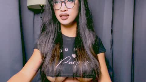 Snapshot of xxsexyandhotxx chatting on December 2024 07:12:01 PM Lara online show from December 2024 07:12:01 PM