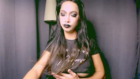 Snapshot of xxsexyandhotxx chatting on January 2025 02:14:02 AM Lara online show from January 2025 02:14:02 AM