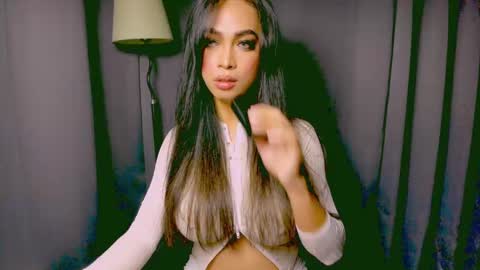 Snapshot of xxsexyandhotxx chatting on January 2025 05:12:02 PM Lara online show from January 2025 05:12:02 PM