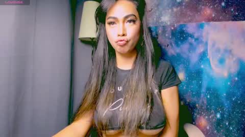 Snapshot of xxsexyandhotxx chatting on January 2025 02:38:02 AM Lara online show from January 2025 02:38:02 AM